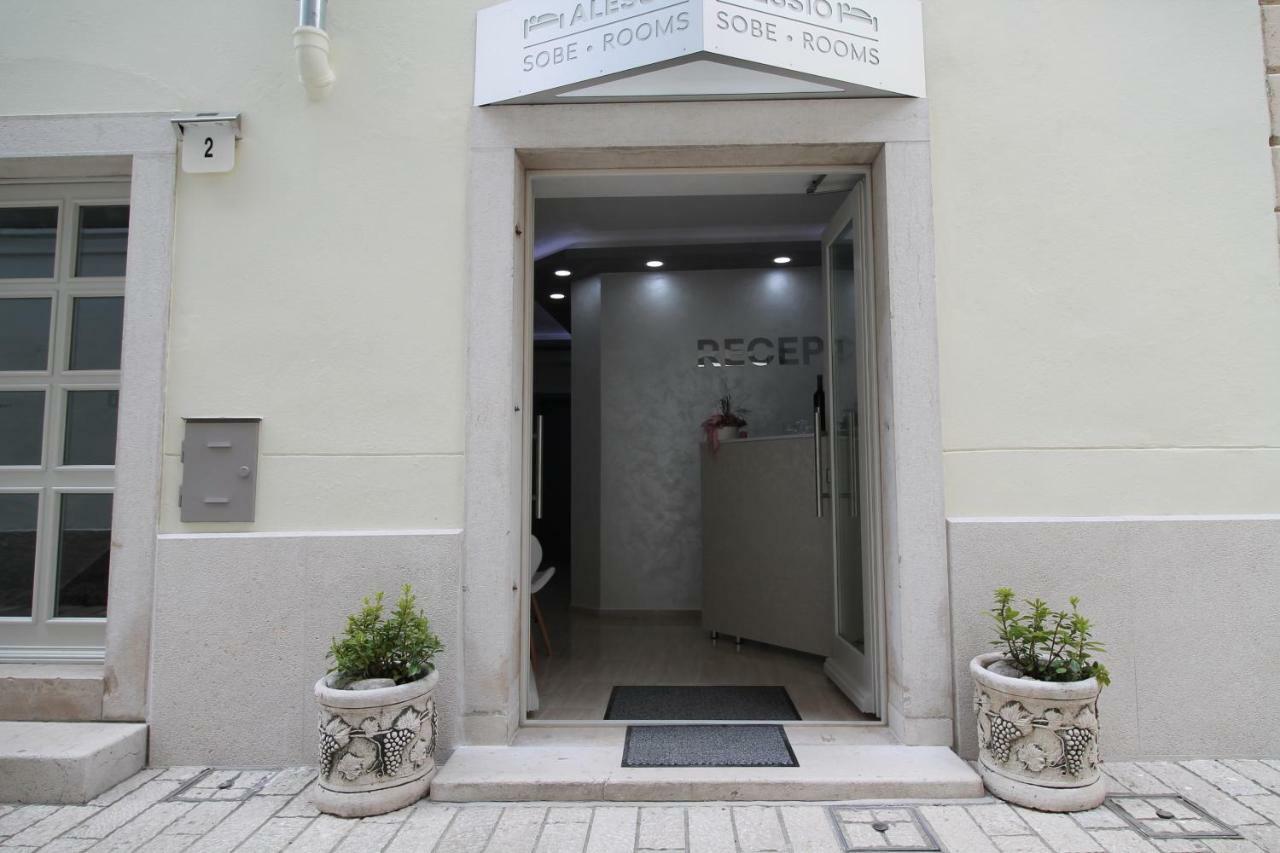 Sette Stanze Hotel Porec Bagian luar foto
