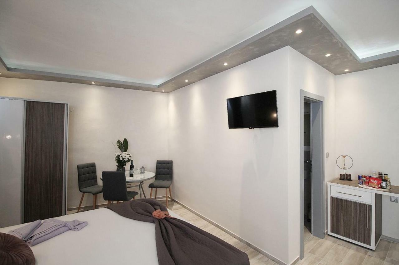 Sette Stanze Hotel Porec Bagian luar foto