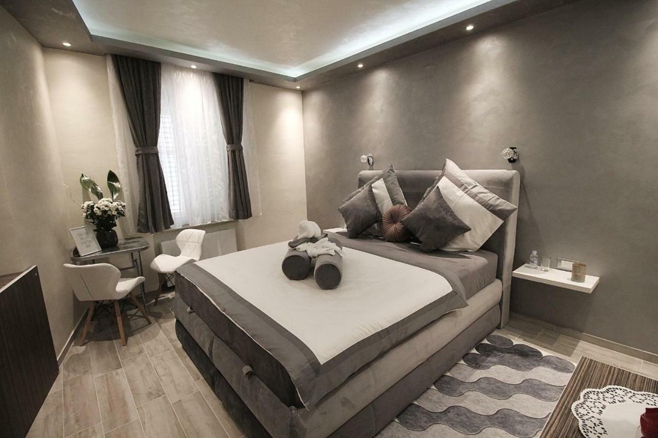 Sette Stanze Hotel Porec Bagian luar foto