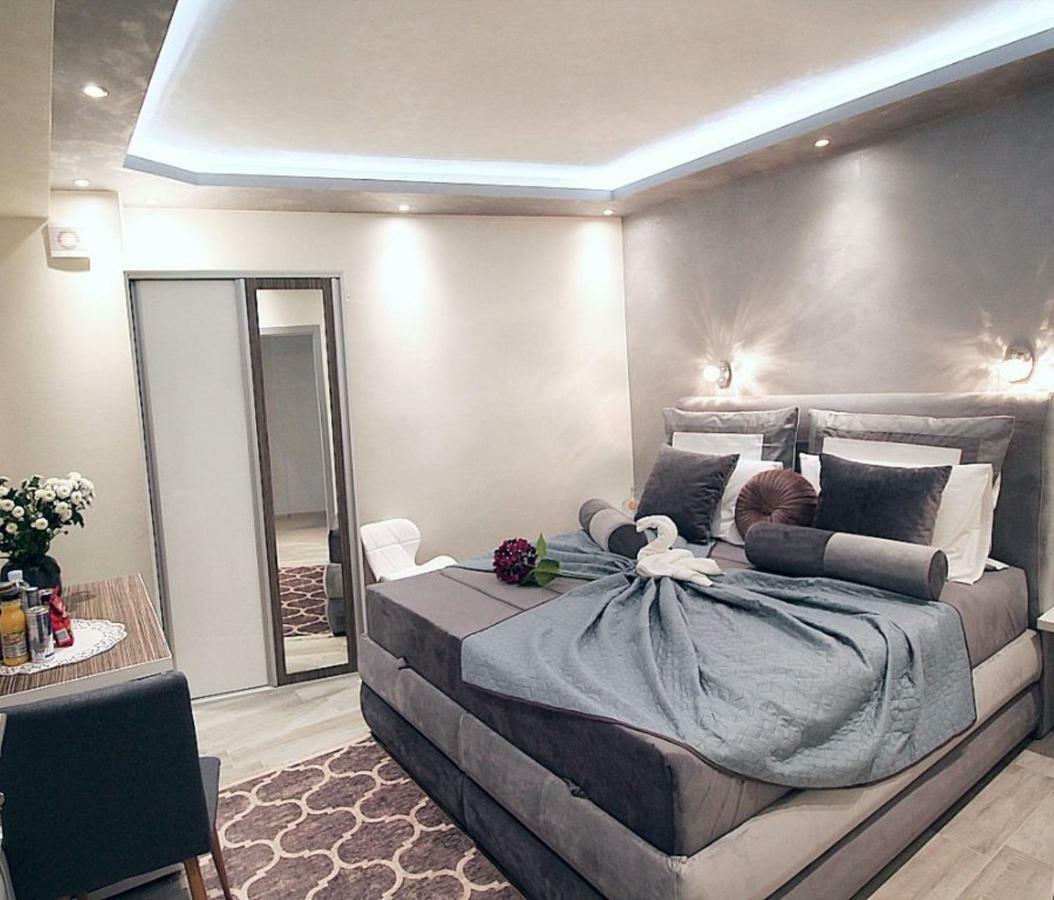 Sette Stanze Hotel Porec Bagian luar foto