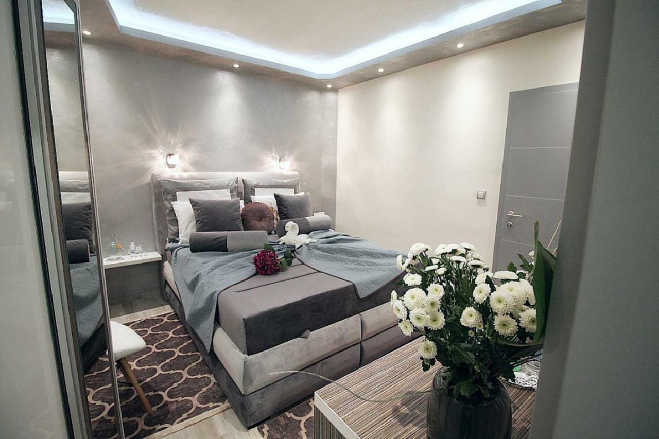 Sette Stanze Hotel Porec Bagian luar foto