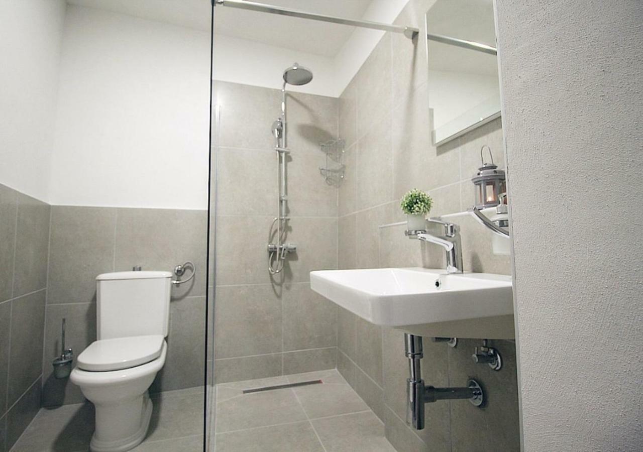 Sette Stanze Hotel Porec Bagian luar foto