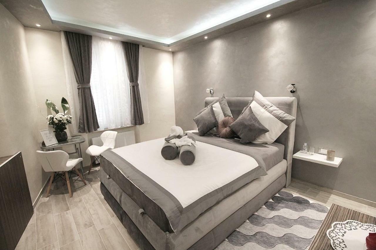 Sette Stanze Hotel Porec Bagian luar foto