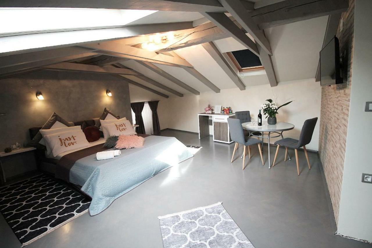 Sette Stanze Hotel Porec Bagian luar foto