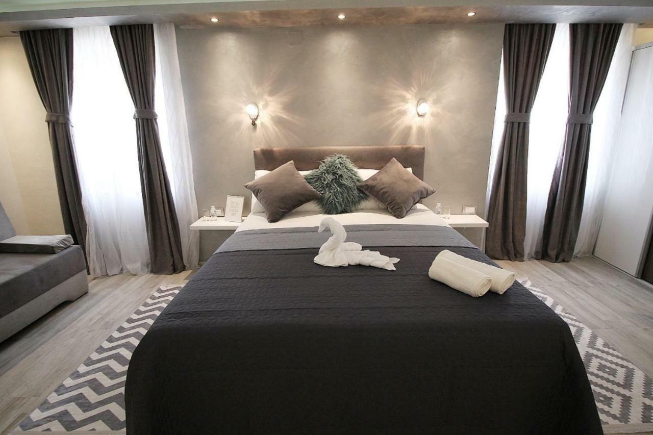 Sette Stanze Hotel Porec Bagian luar foto